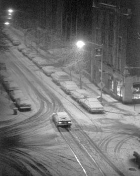 zE3sbwTudorCitySnowfall